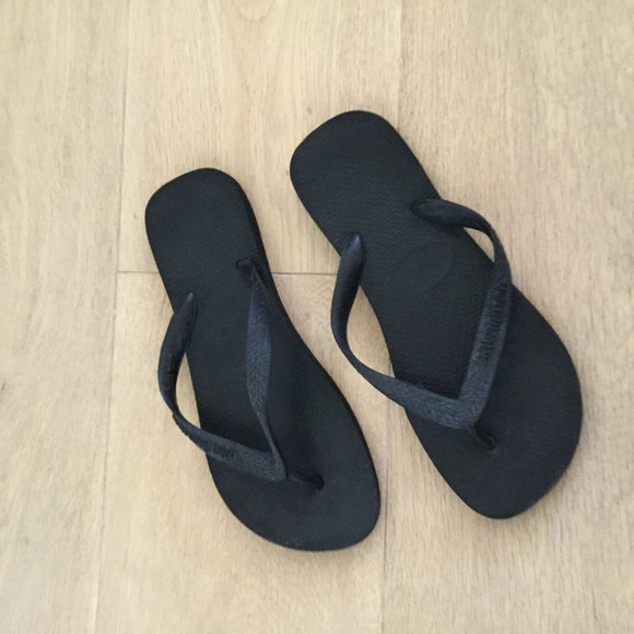 Havaianas Black Top Flip Flops - Picture 2 of 3